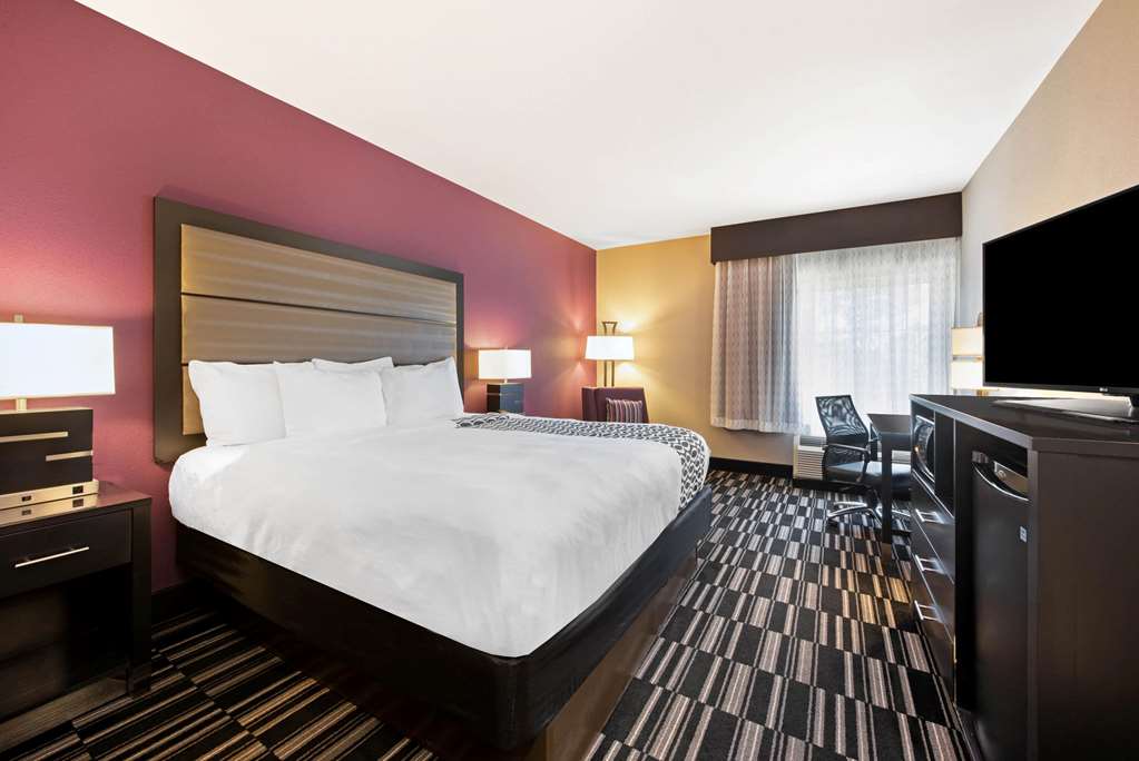 La Quinta Inn & Suites by Wyndham West Monroe - photo 15