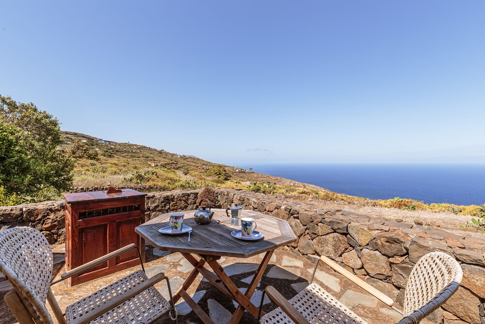Los Hondos — 4-Star Luxury Hotel in Garafia, Spain