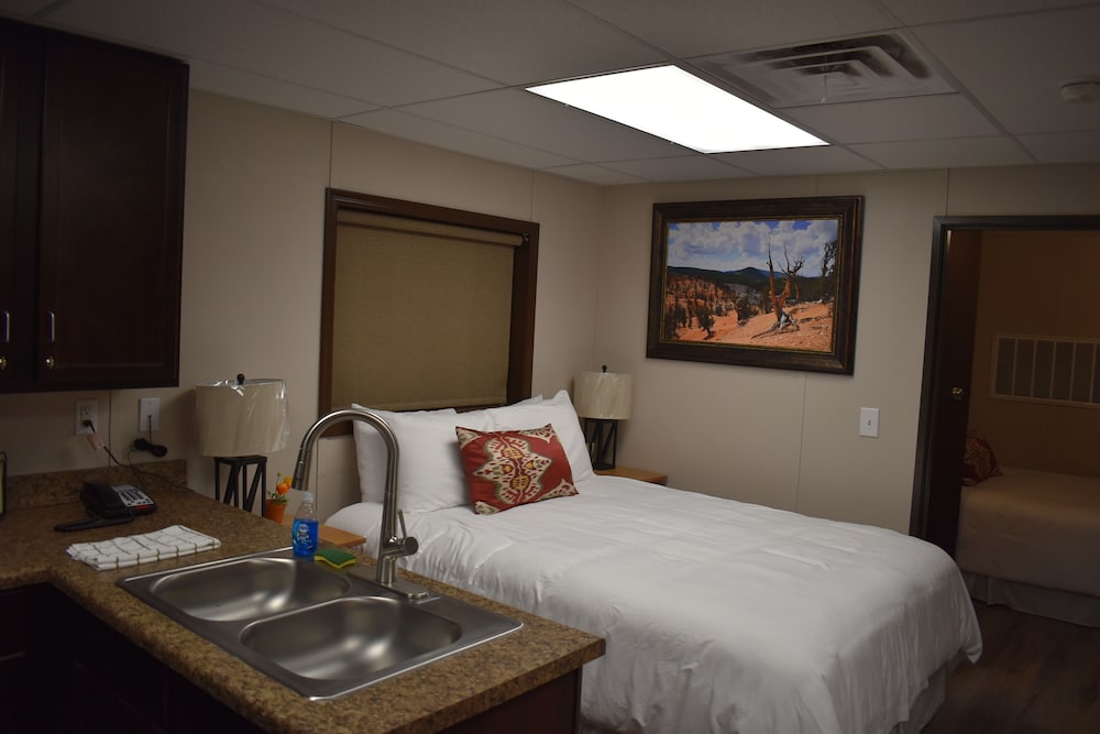 Iron Springs Adventure Resort & RV Park - photo 6