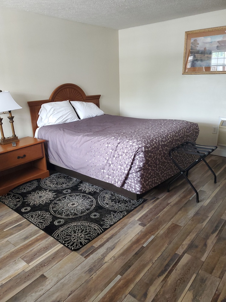 Turnpike Motel - photo 11