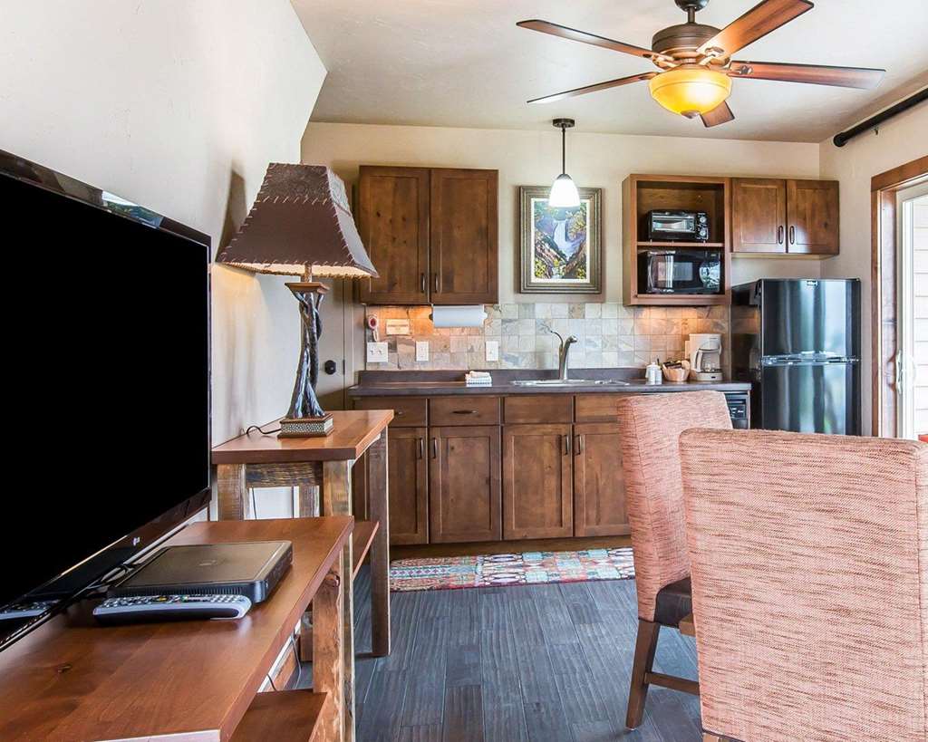 Yellowstone Valley Lodge an Ascend Collection Hotel - photo 32