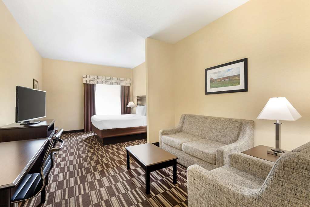 Best Western Plus Victor Inn & Suites - photo 26