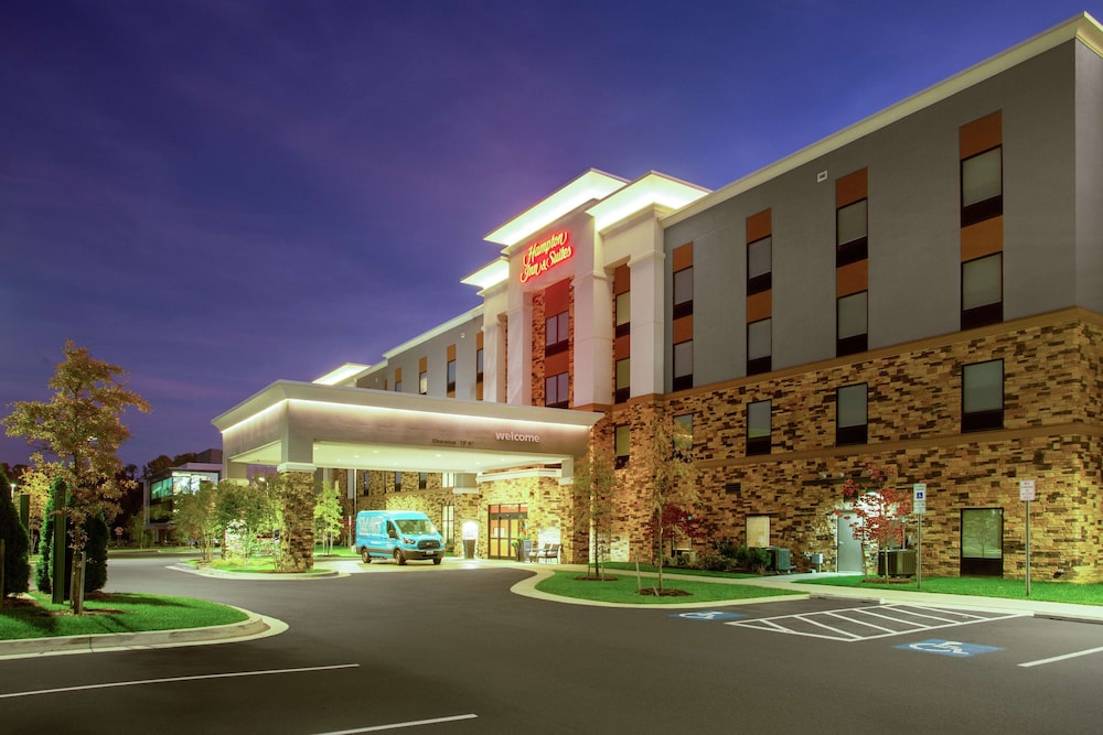 Hampton Inn & Suites Glenarden Washington DC — hotel in Lanham
