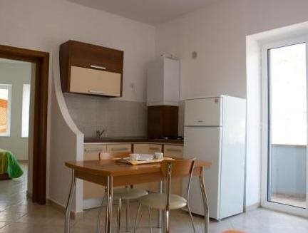 9 Suites ApartHotel — Brasov — photo 5