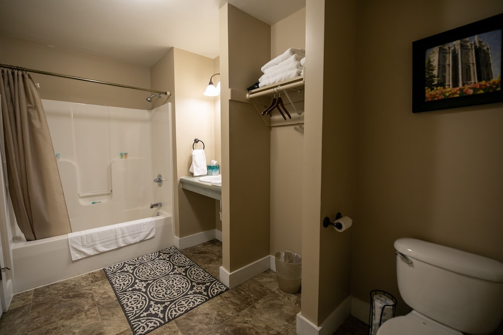Nauvoo Temple House Hotel - photo 51