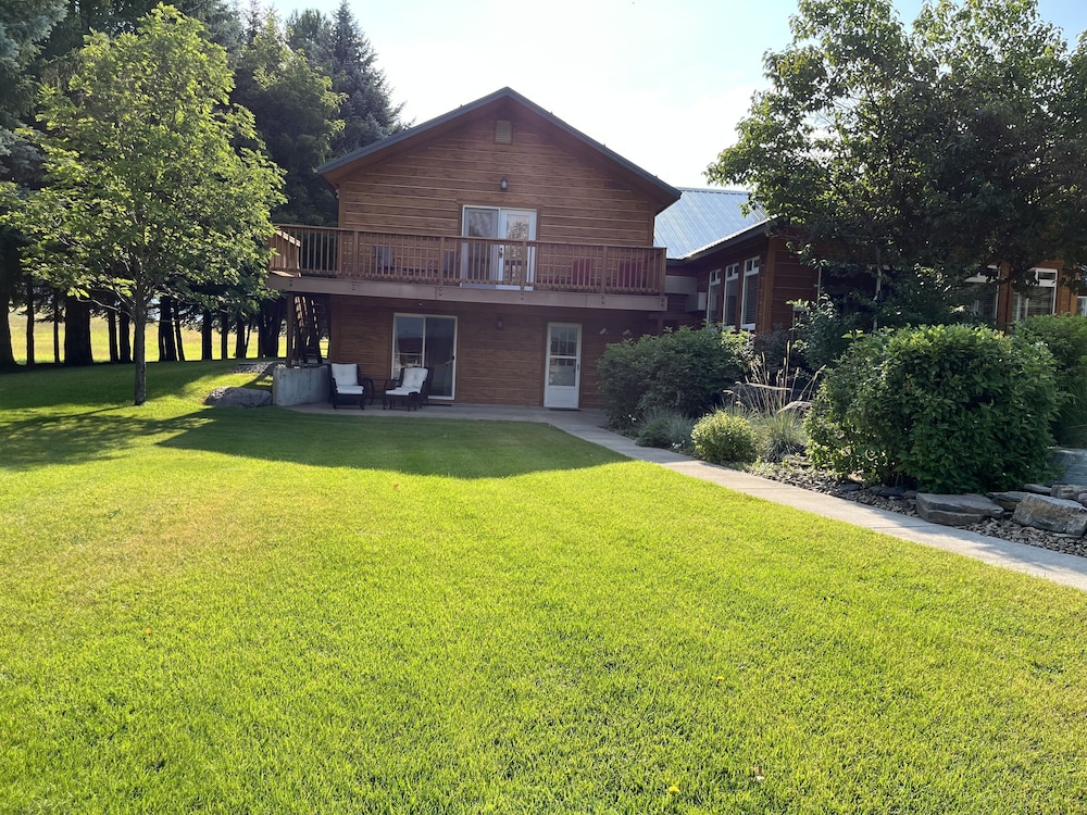 Bad Rock Bed and Breakfast Inn - photo 33