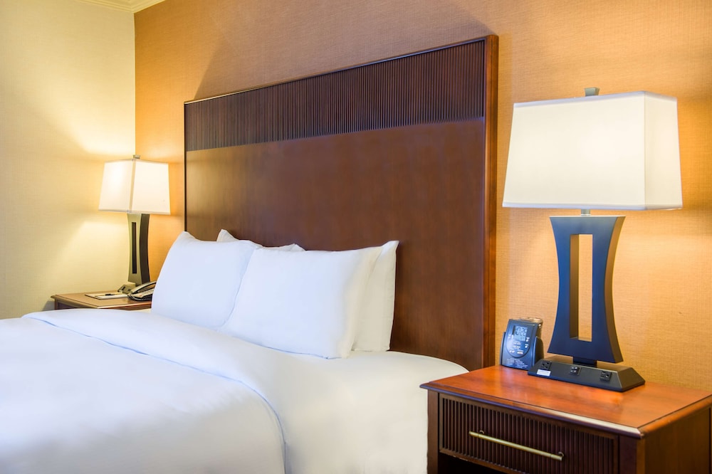 Doubletree by Hilton Philadelphia Airport - photo 19