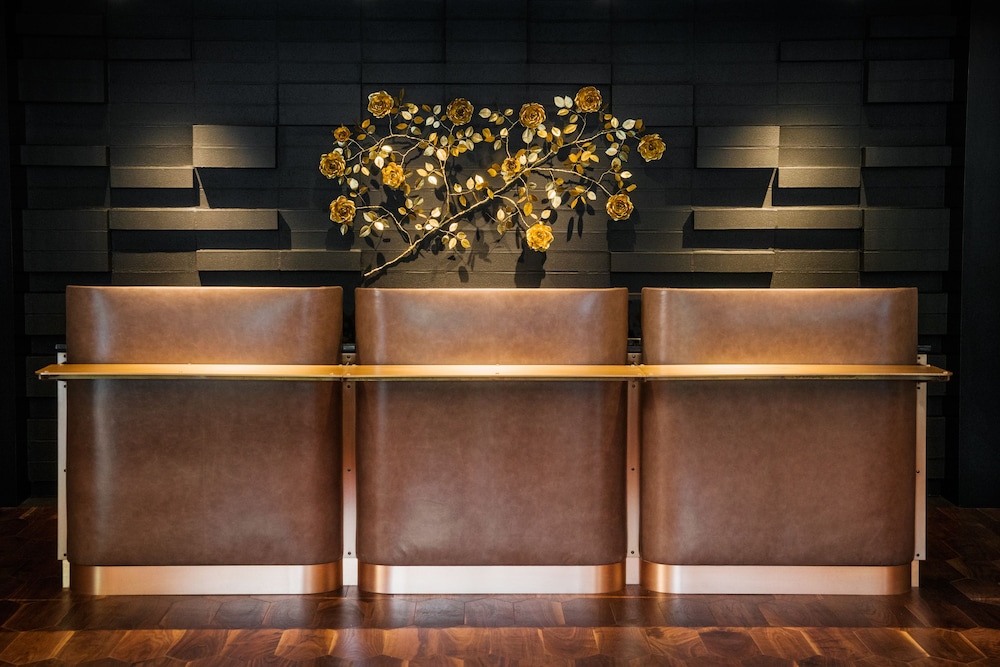 The Darcy Hotel - photo 2