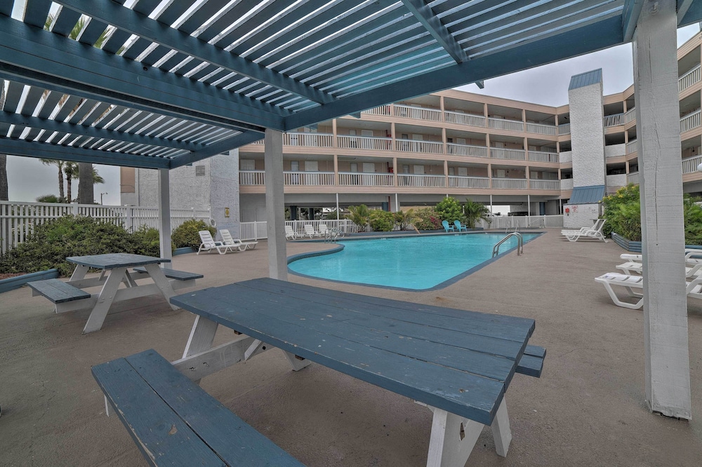Oceanfront Corpus Christi Condo: Resort Perks - photo 21