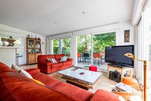 Idéalement situé superbe jardin 200m plage in Andernos-Les-Bains, France