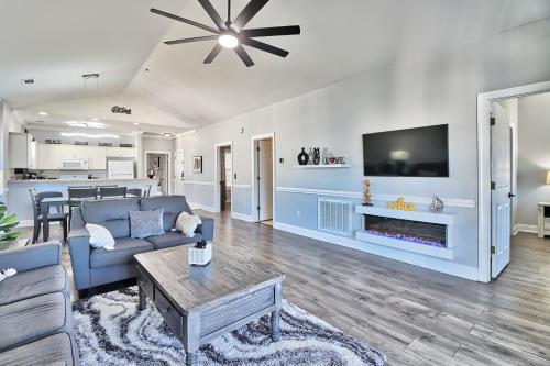 Pet Friendly Luxe 3BR Golf Villa 5 Mins to Beach Sleeps 8 — 4-Star Luxury Hotel in Myrtle Beach, United States