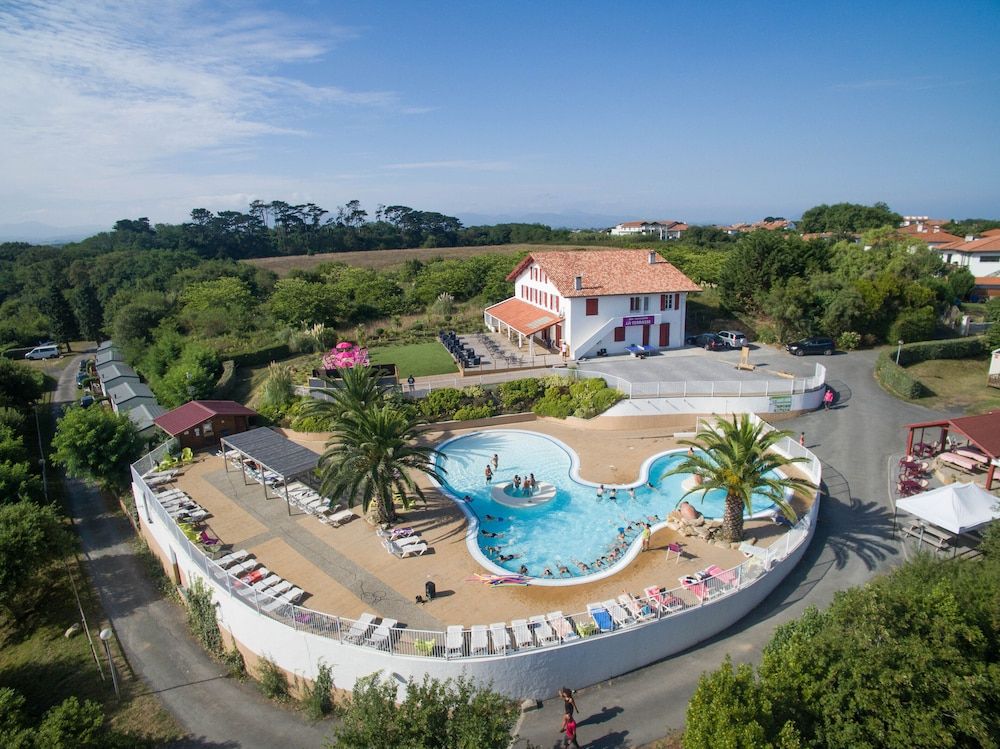 Camping Sunissim Erreka — 4-Star Luxury Hotel in Bidart, France