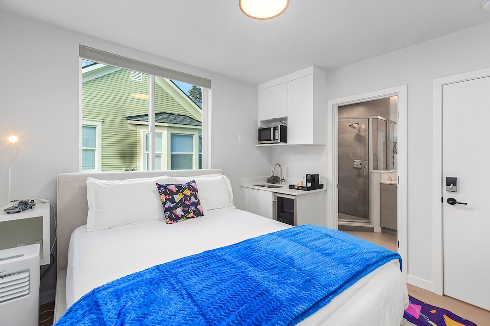 Back To The Future Sweet Suites - photo 12
