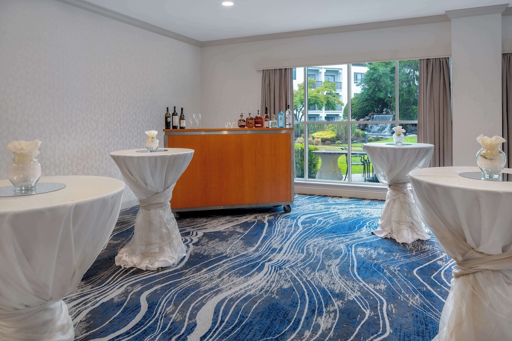 DoubleTree Suites by Hilton Hotel Mt. Laurel - photo 48