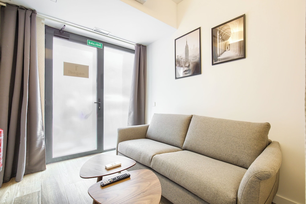 Dobo Madrid Río - carbon neutral hotel in Madrid