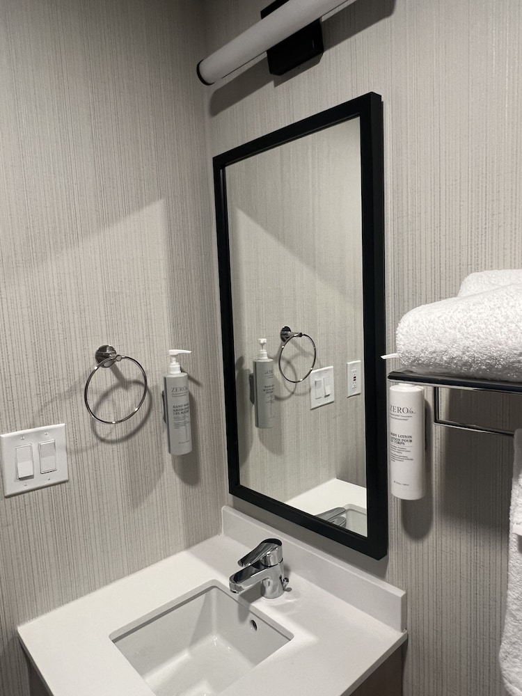 Spark by Hilton Lockport - photo 15