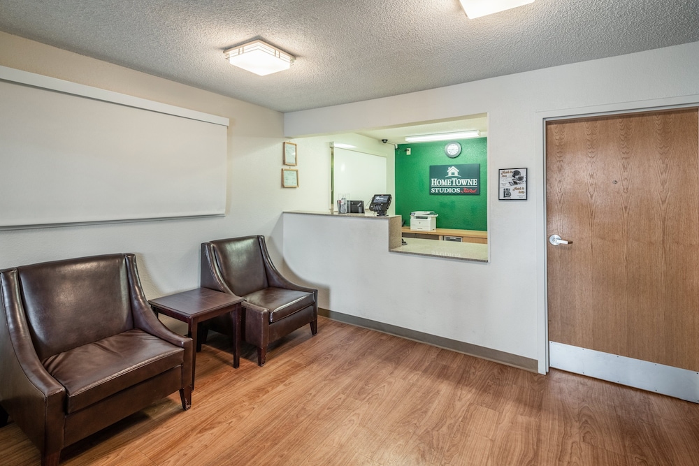 Hometowne Studios By Red Roof Spokane Valley — Spokane Valley
