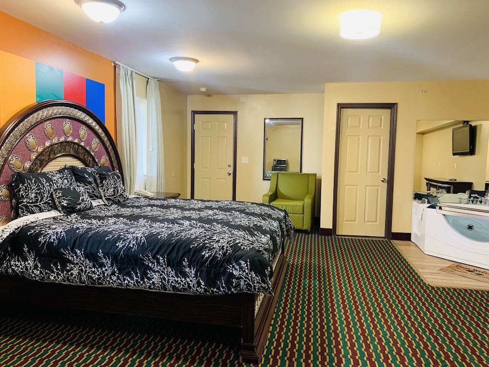 Motor City Inn & Suites - photo 6