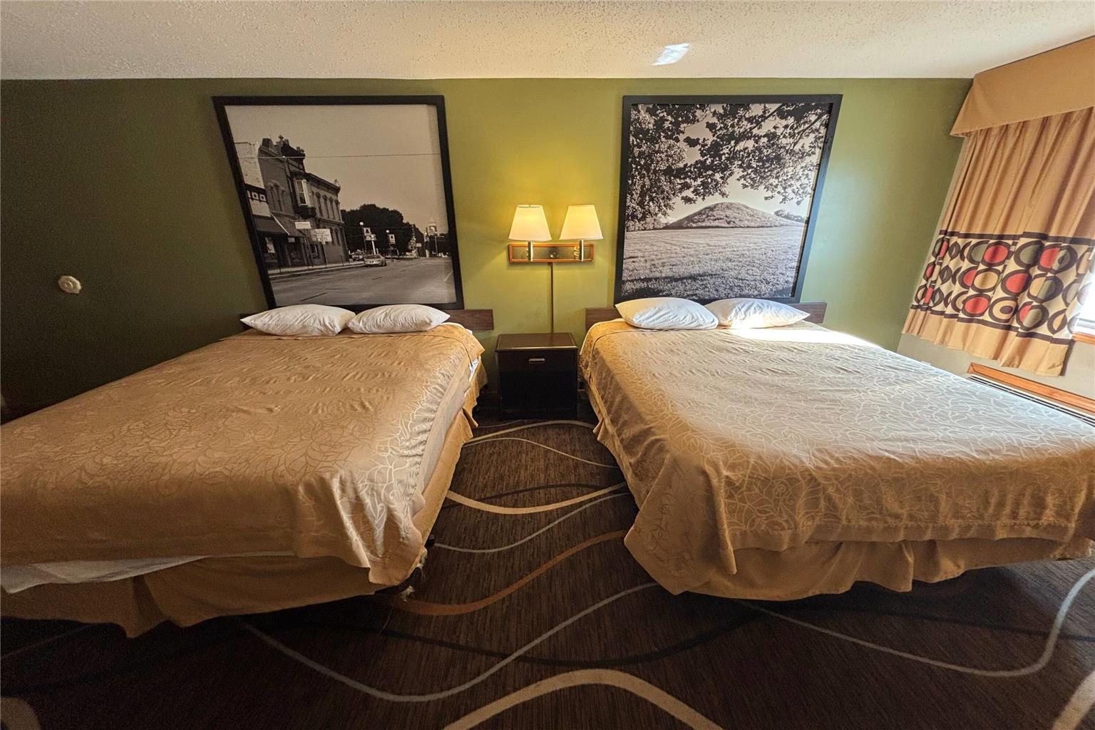 Super 8 by Wyndham Normal Bloomington - photo 21