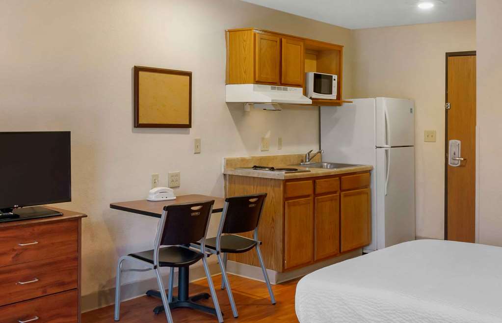 Extended Stay America Select Suites Kansas City South I 49 - photo 25