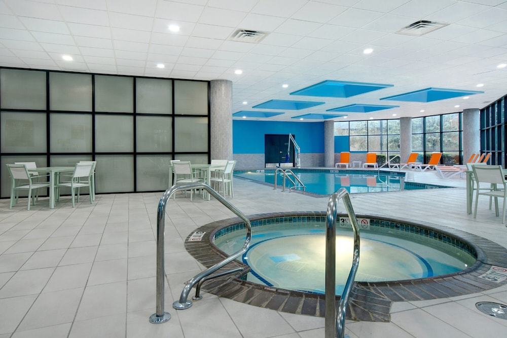 Crowne Plaza Auburn Hills by IHG - photo 37