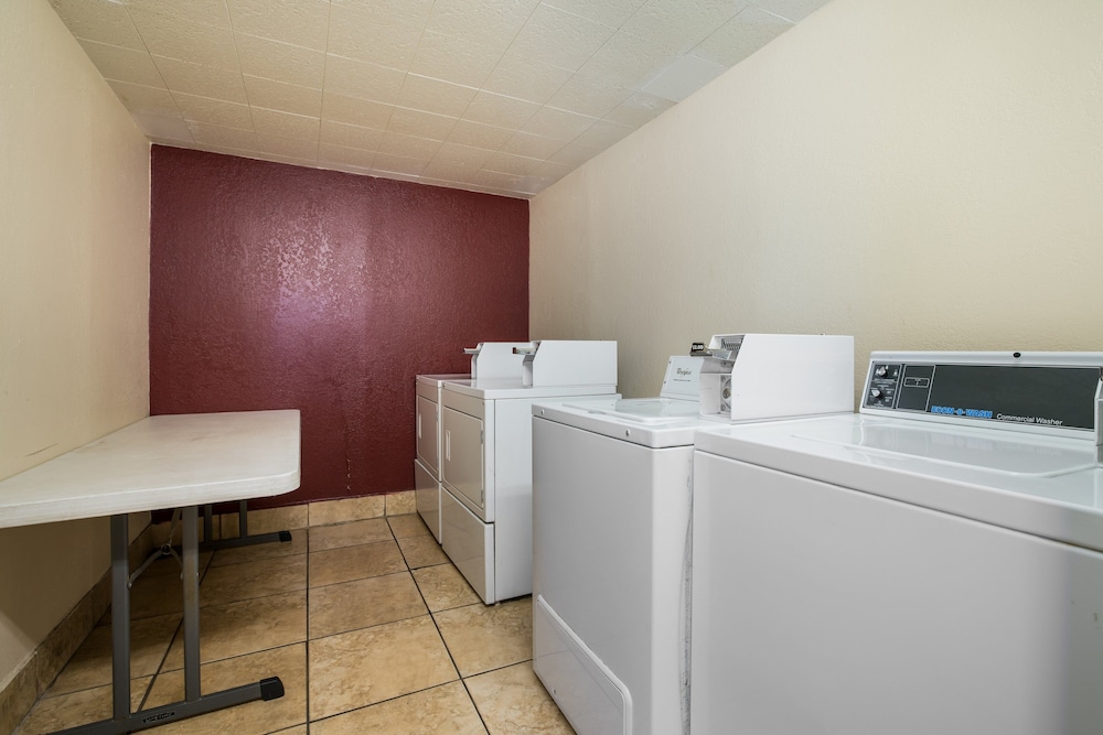 Red Roof Inn North Dallas Park Central - photo 20