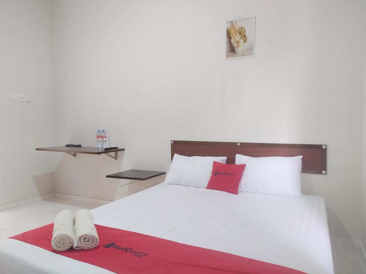 RedDoorz Syariah Near Stasiun Purwokerto in Purwokerto, Indonesia