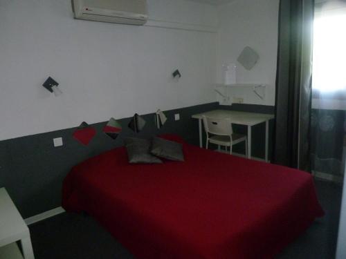 Hôtel Hexagone - carbon neutral hotel in Prades