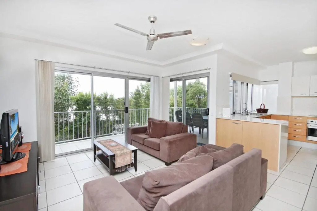 Unit 2 Sea Breeze Villas — 4-Star Luxury Hotel in Coolum Beach, Australia