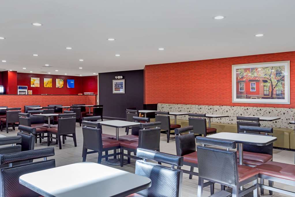 Comfort Inn & Suites near Stadium - photo 56