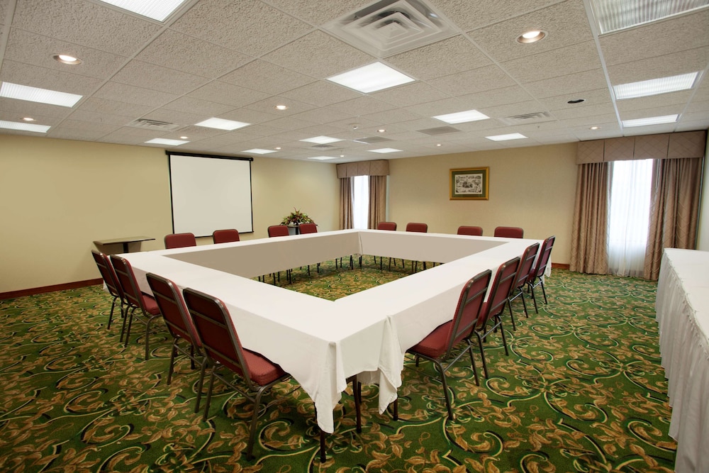 Hampton Inn Sidney - photo 28