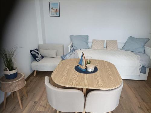 Le Crotoy Appt 15 Place Jeanne D Arc Bat Le Picardy in Le Crotoy, France