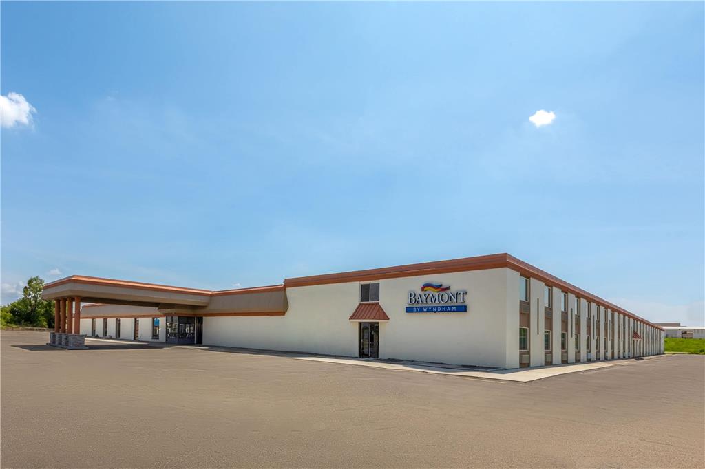 Baymont by Wyndham Jamestown Conference Center & Water Park - photo 3