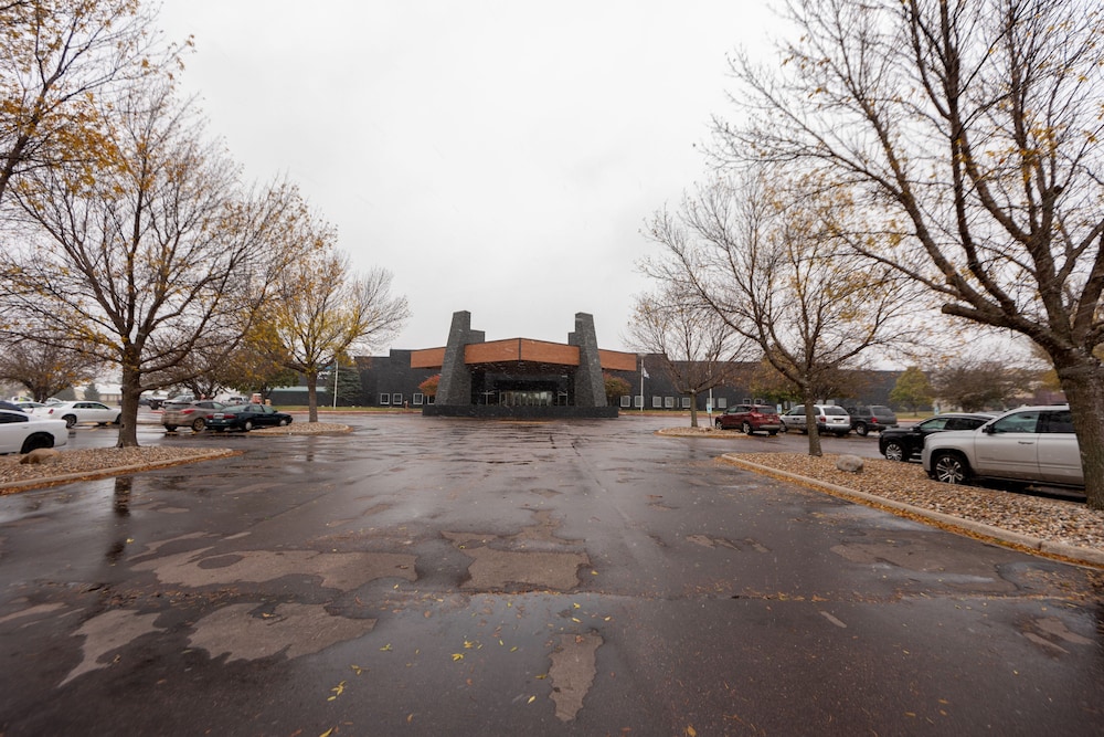 Royal River Casino and Hotel - photo 42
