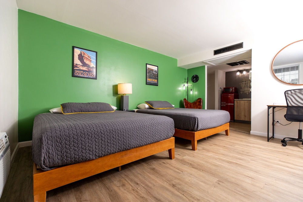 Modern Motel - photo 22