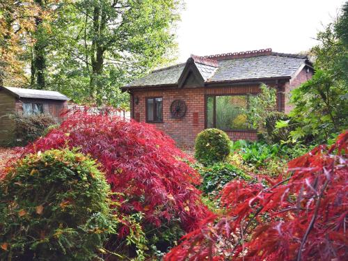 South Lodge Cottage — 4-Star Luxury Hotel in Wigan, United Kingdom