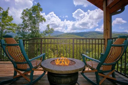 Incredible Views Hot Tub Fire table on Deck in Gatlinburg, United States