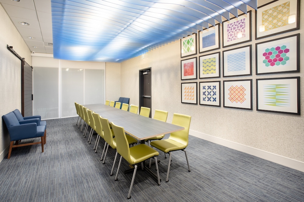 Holiday Inn Express & Suites Ely by IHG - photo 37