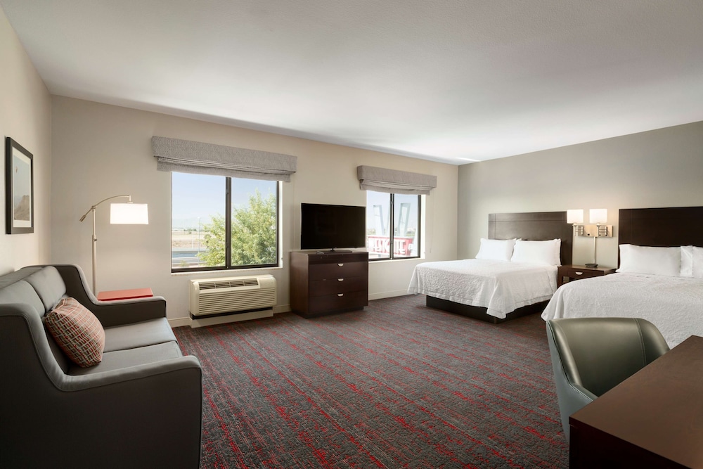 Hampton Inn & Suites Phoenix Glendale Westgate - photo 14