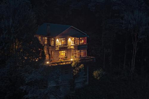 Trippers hostel — 4-Star Luxury Hotel in Darjiling, India
