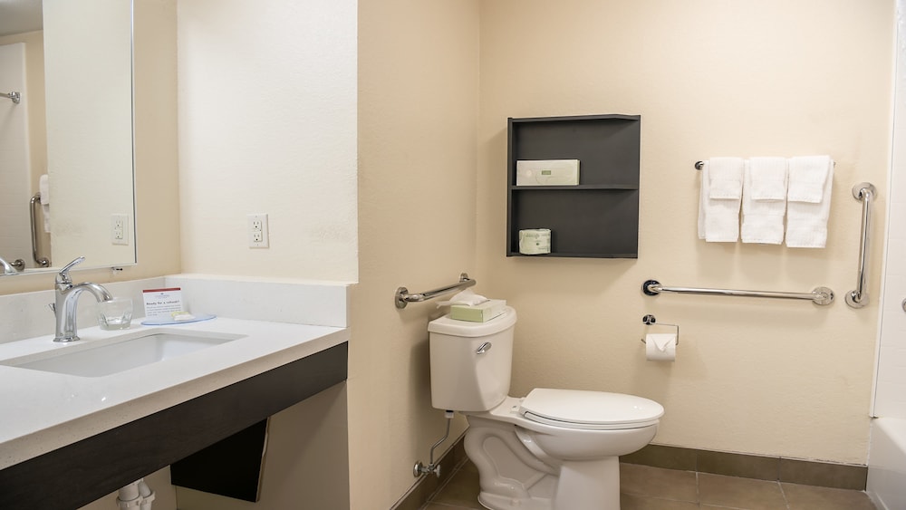 Candlewood Suites Bay City by IHG - photo 13