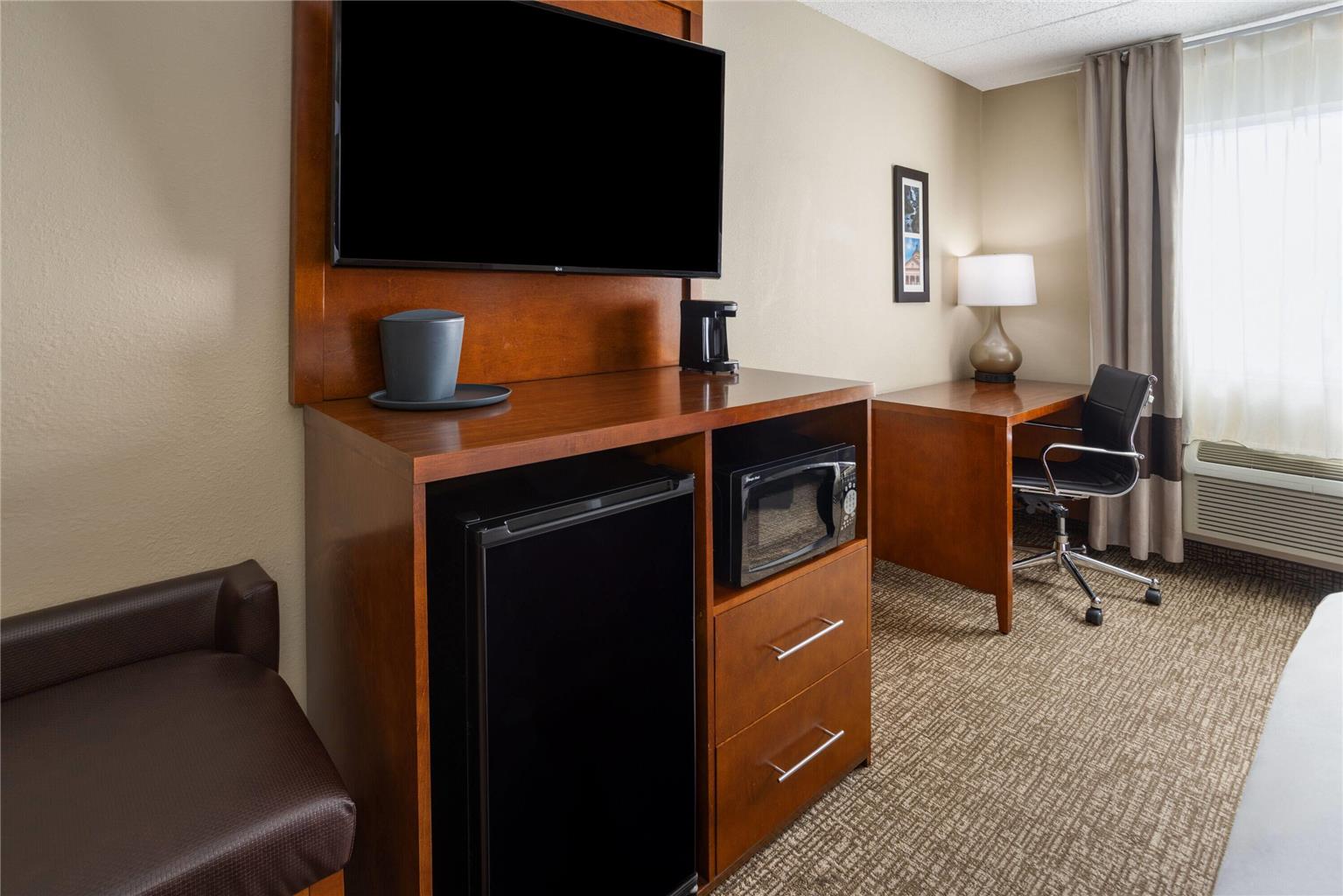 Wingate by Wyndham Pittsburgh New Stanton - photo 13