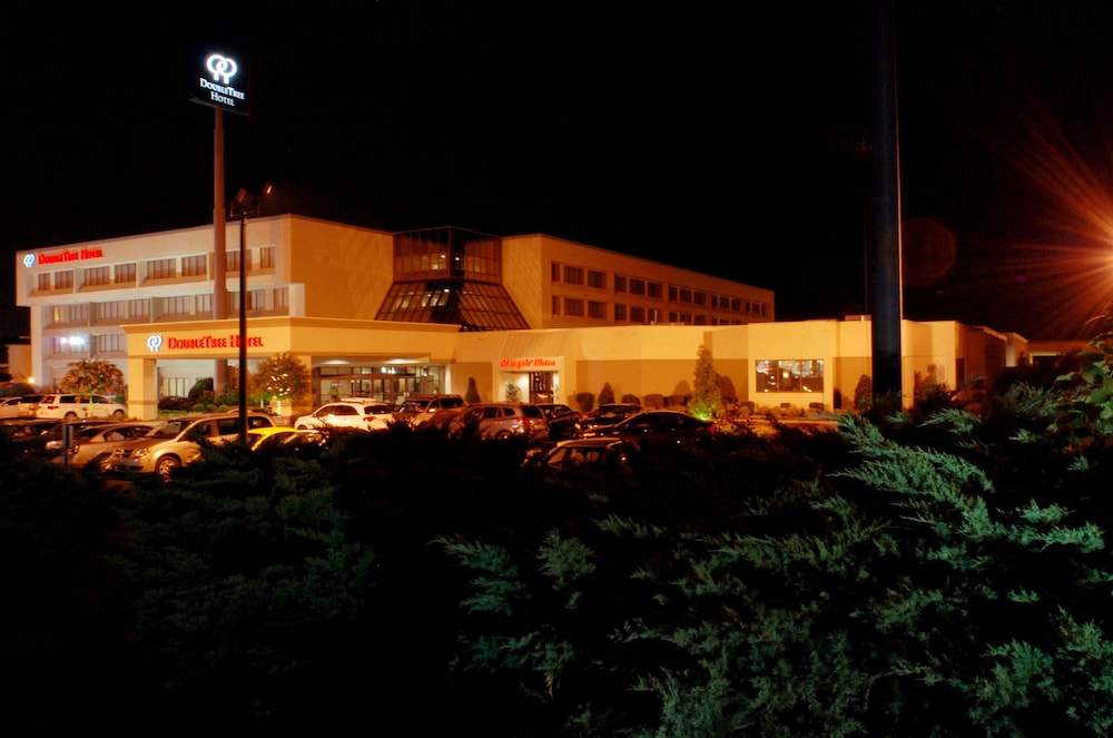 Doubletree by Hilton Hotel Fayetteville - photo 31