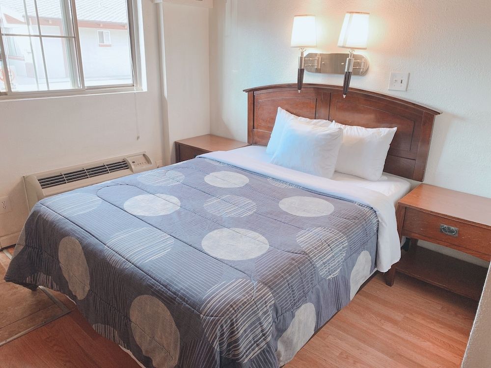 Americas Best Value Inn Fort Collins - photo 9