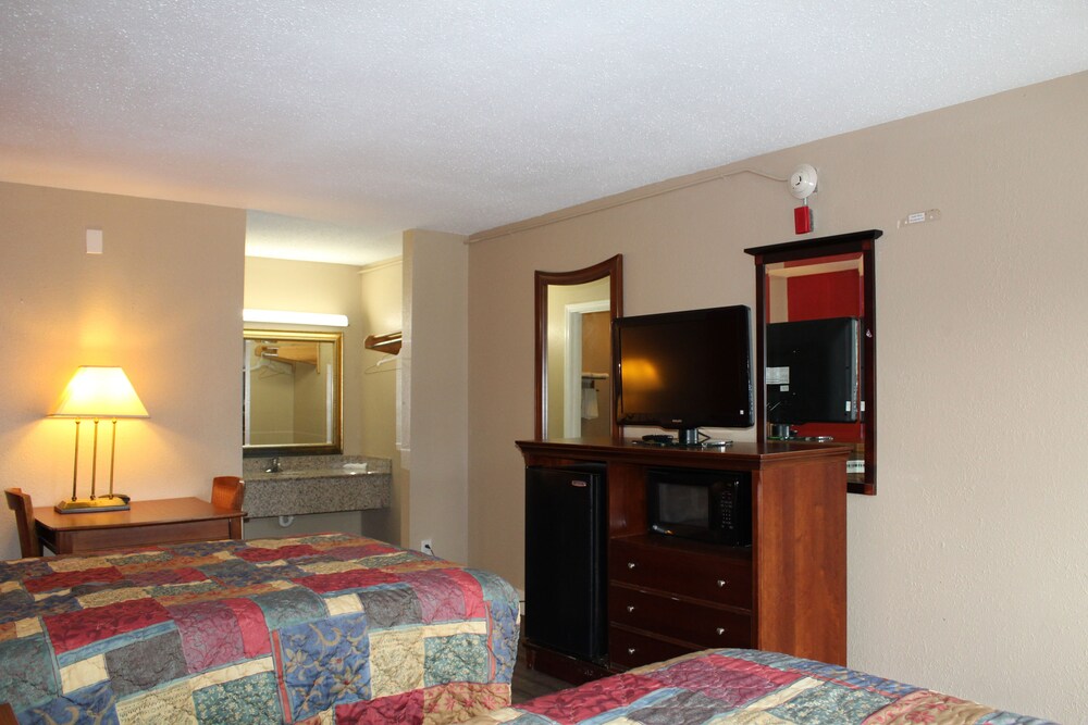 Airport Inn Chattanooga - photo 15