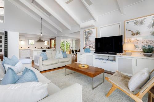 Dwyer St Great Family Beach House — 4-Star Luxury Hotel in Sunshine Beach, Australia