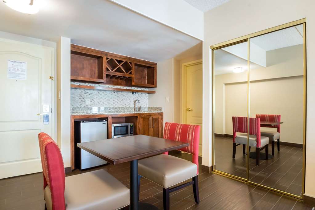 Comfort Suites at Woodbridge - photo 26