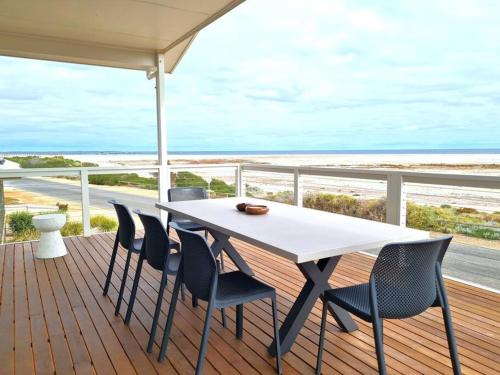 Beachfront Beauty in Moonta Bay, Australia