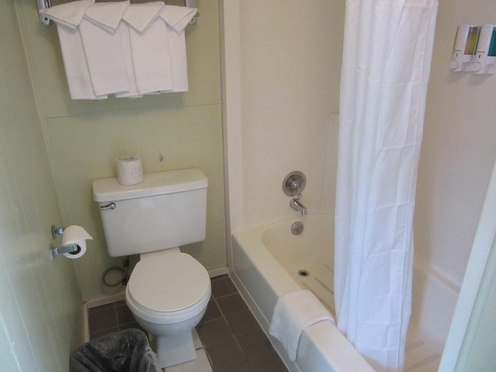 Yellowstone Country Inn - photo 41