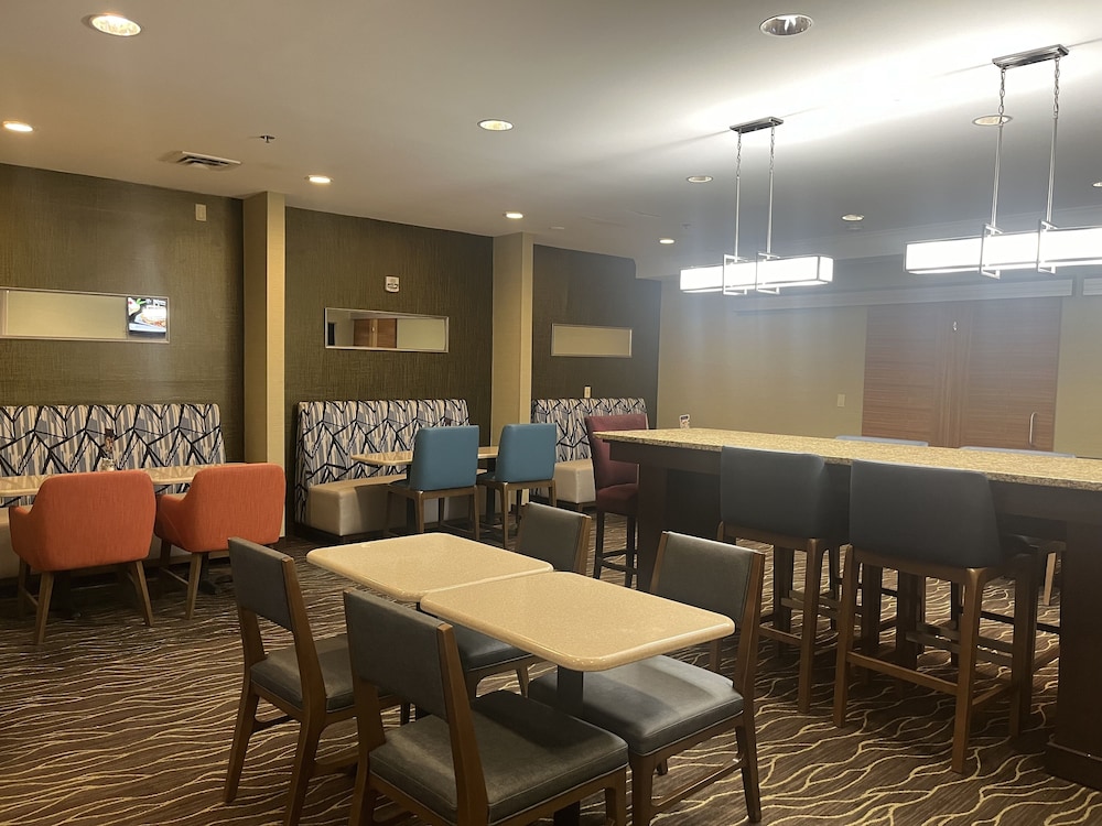 Holiday Inn Express Hotel & Suites St. Paul Woodbury by IHG - photo 68
